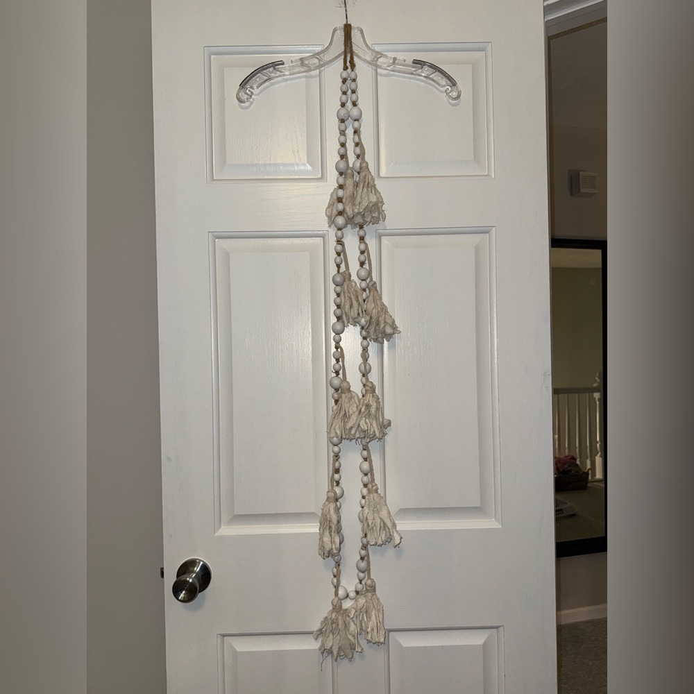 White and Tan Beaded Garland - Picture 2 of 2